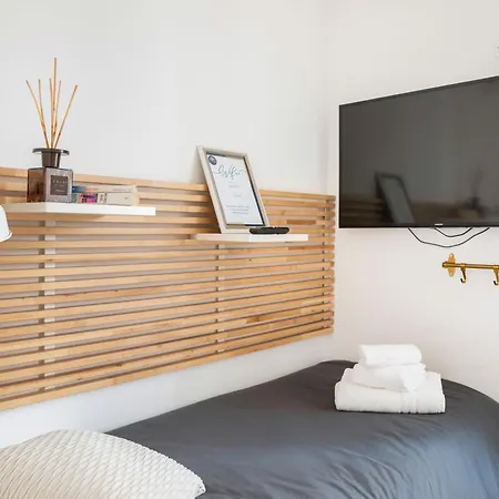 Landlord 8 - Finestra Sulla Cattedrale Bari