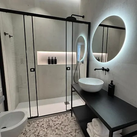 Landlord 8 - Finestra Sulla Cattedrale Bari