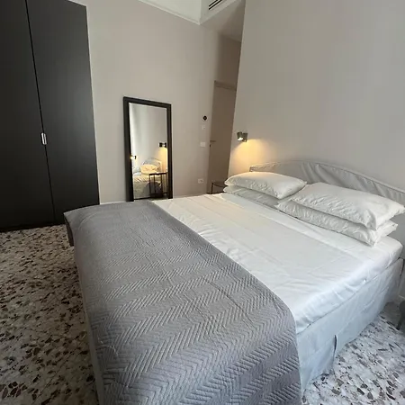 Landlord 8 - Finestra Sulla Cattedrale Penzion 3*
