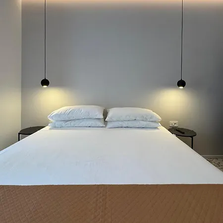 Landlord 8 - Finestra Sulla Cattedrale Bari