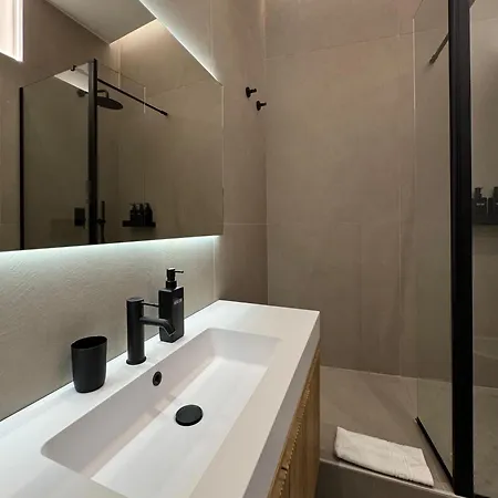 Landlord 8 - Finestra Sulla Cattedrale 3* Bari