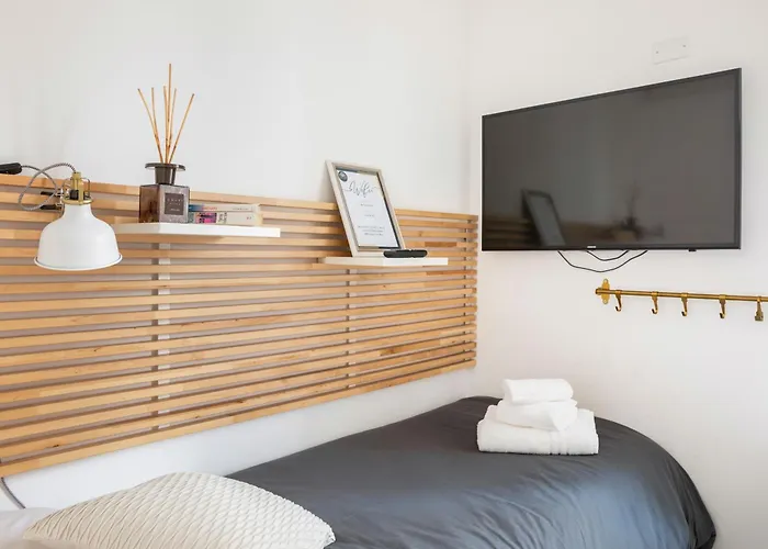 Landlord 8 - Finestra Sulla Cattedrale Bari