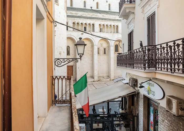 Landlord 8 - Finestra Sulla Cattedrale 3* Bari
