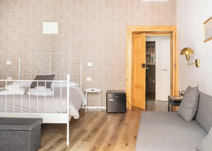 Landlord 8 - Finestra Sulla Cattedrale 3* Bari